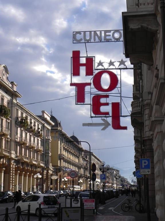 Cuneo Hotel Exterior foto